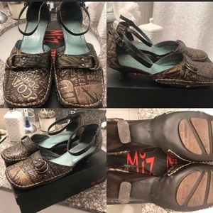 MIZ MOOZ Brown Gold Leather Shoes - Sz 7M